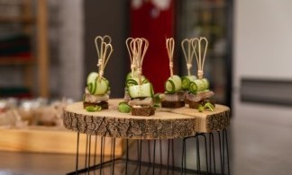 Menaje para Eventos y Catering: Cómo Elegir los Accesorios Perfectos